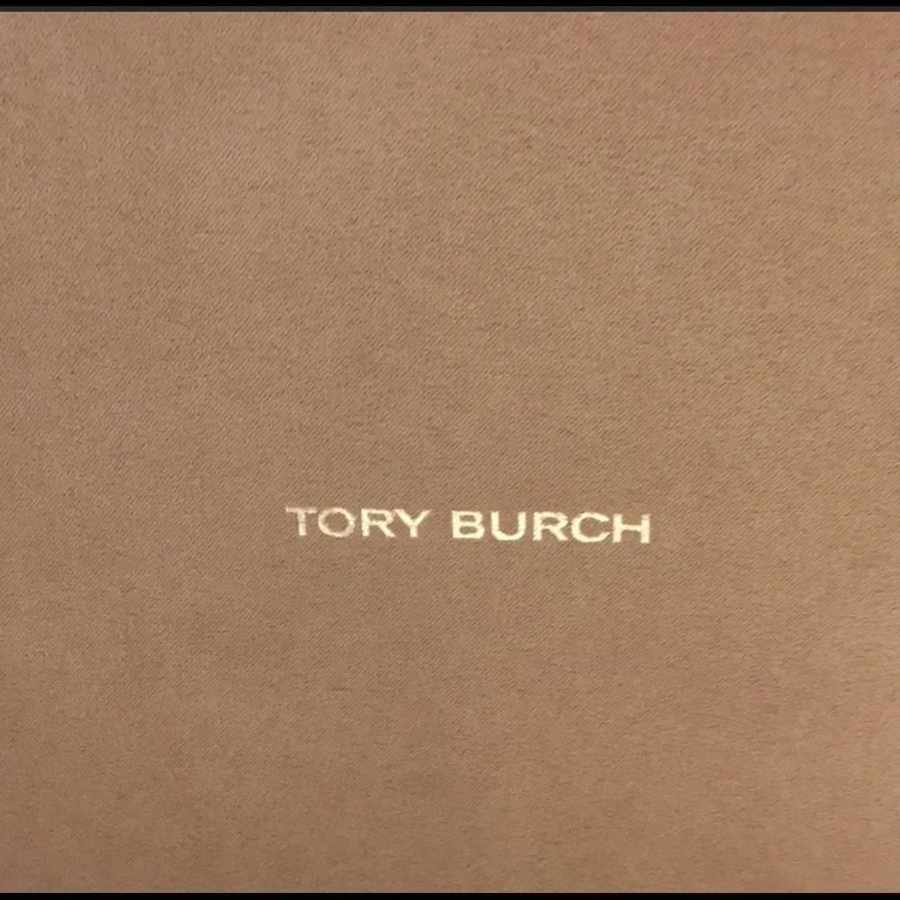 🎉last deal 🎉Tory Burch box